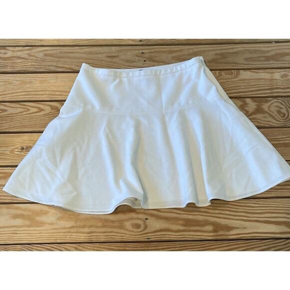 BCBG Maxazria Mini Skirt Size Small Women’s White - Picture 1 of 6